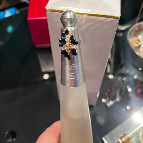 Dimond Safire gold ring size 7 1/2 - Picture 6 of 8